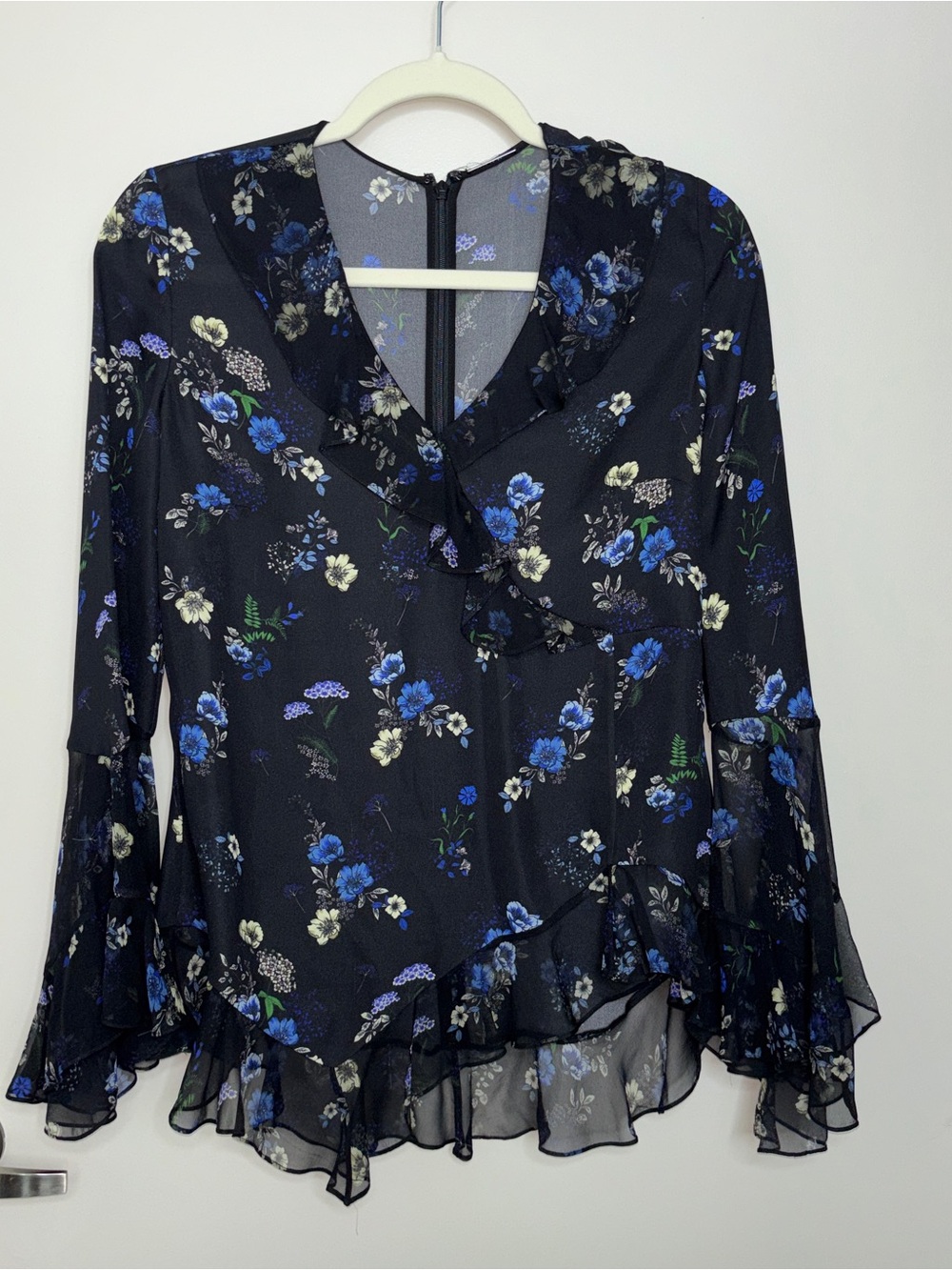 Elie Tahari 100% Silk Floral Ruffle V-Neck Blouse